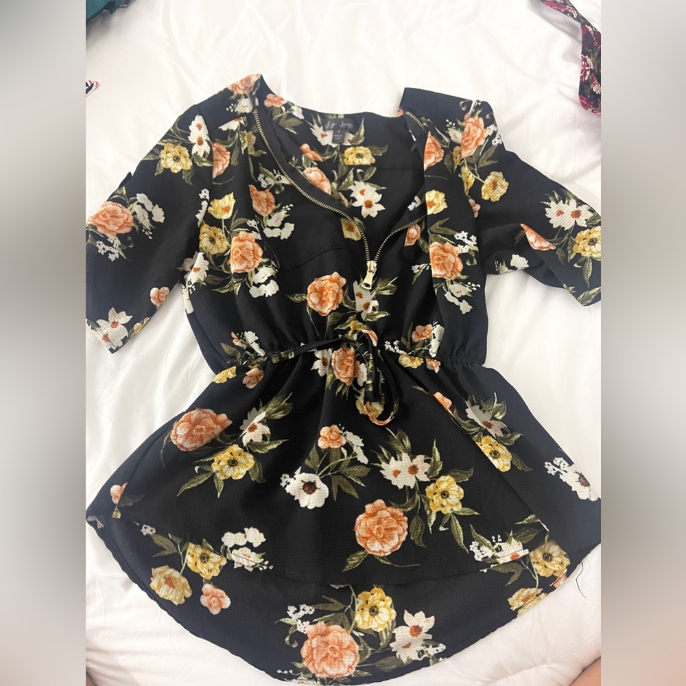Waist Cinching blouse, very office perfect.